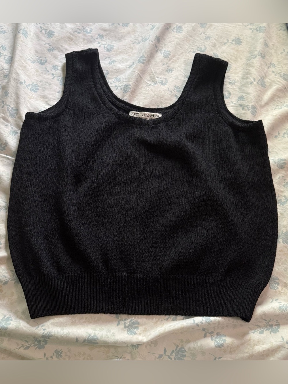 ST. JOHN BASICS Scoop Neck Santana Knit Top Tank Black Size M